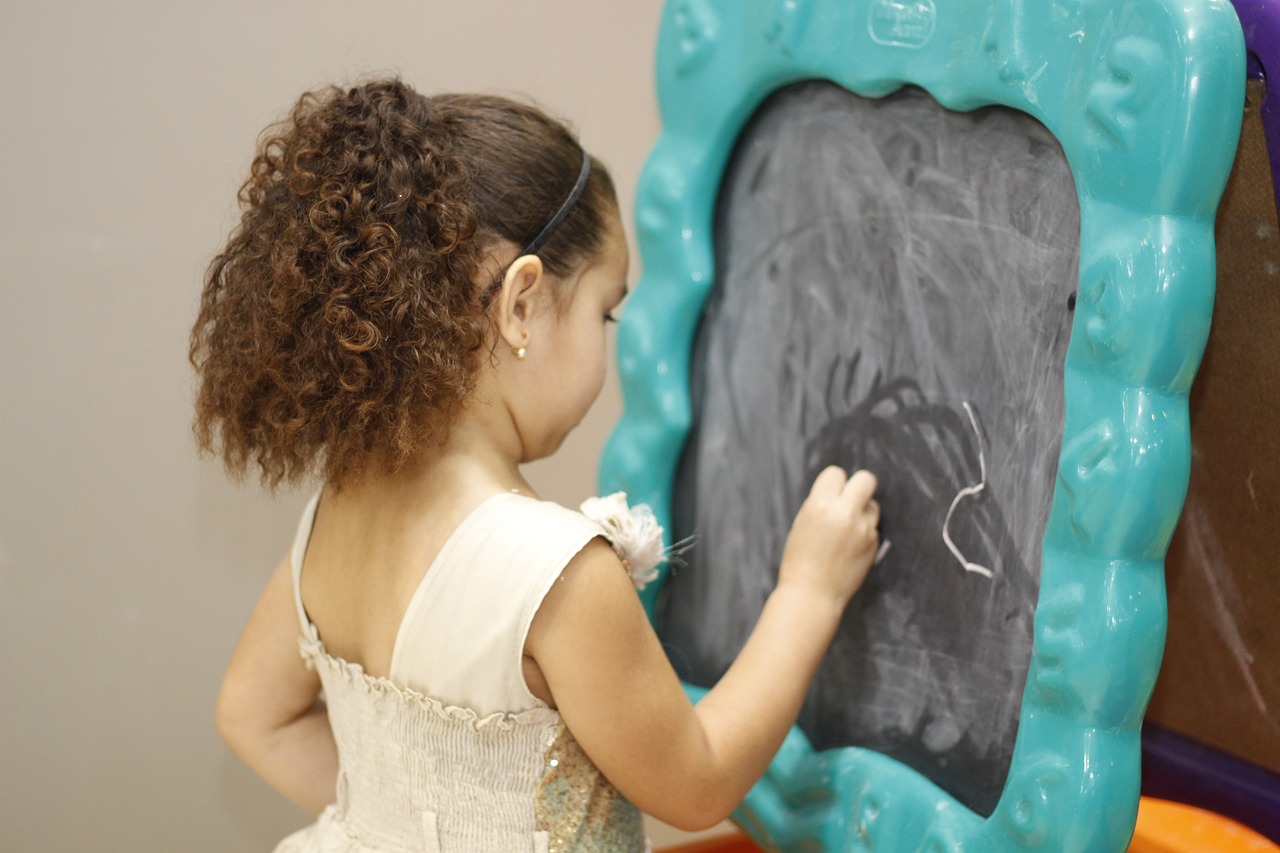 How to Make Your Own Decorative Message Board